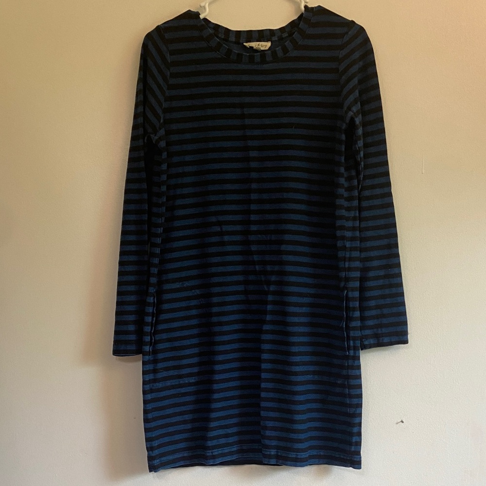 Jane and Delancey Blue and black striped dress with pockets!